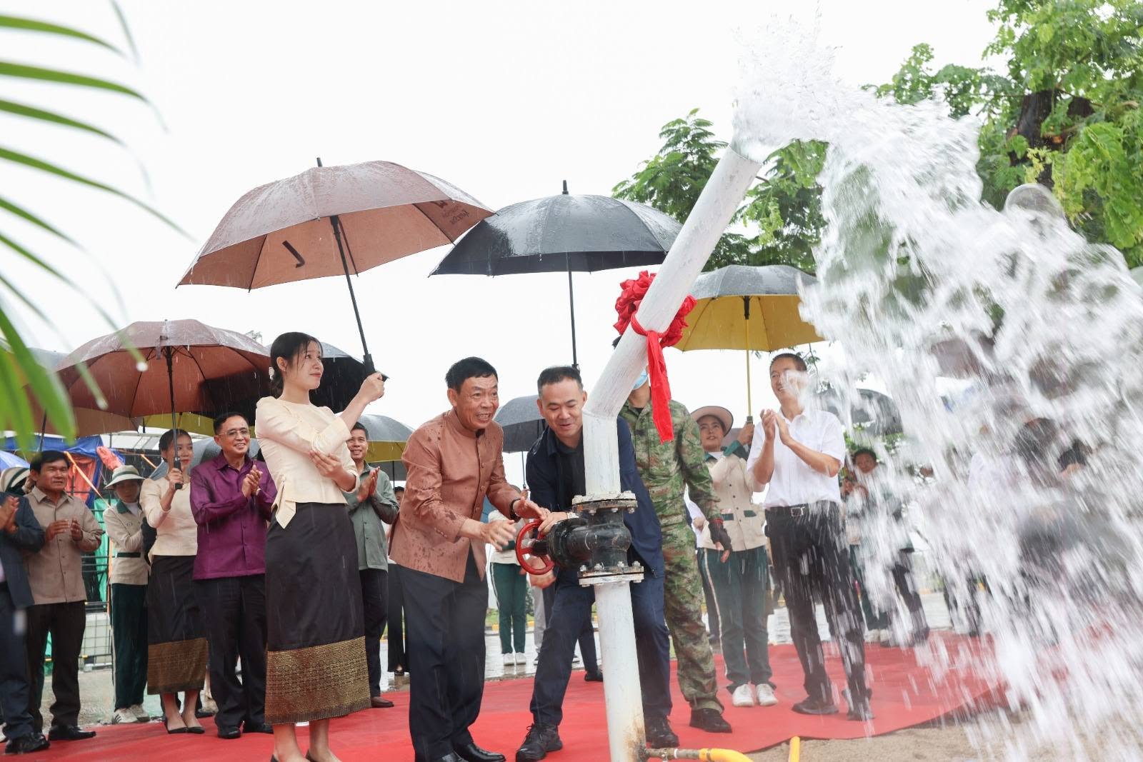 Hoàn thành tuyến ống dẫn nước khoáng nóng dài gần 50 km tới khu kinh tế Tam Giác Vàng