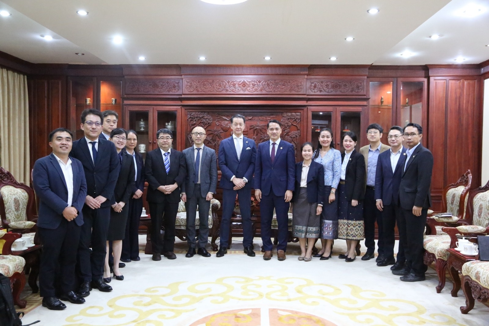 Ngân hàng Nhà nước Lào tiếp đoàn AMRO khảo sát kinh tế vĩ mô năm 2025