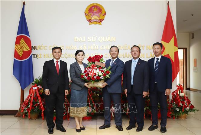 Nhiều cơ quan, bộ ngành Lào chúc mừng 80 năm Quốc khánh Việt Nam