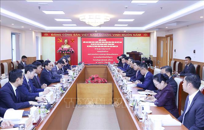 Tăng cường hợp tác Việt Nam – Lào trong cải cách doanh nghiệp nhà nước