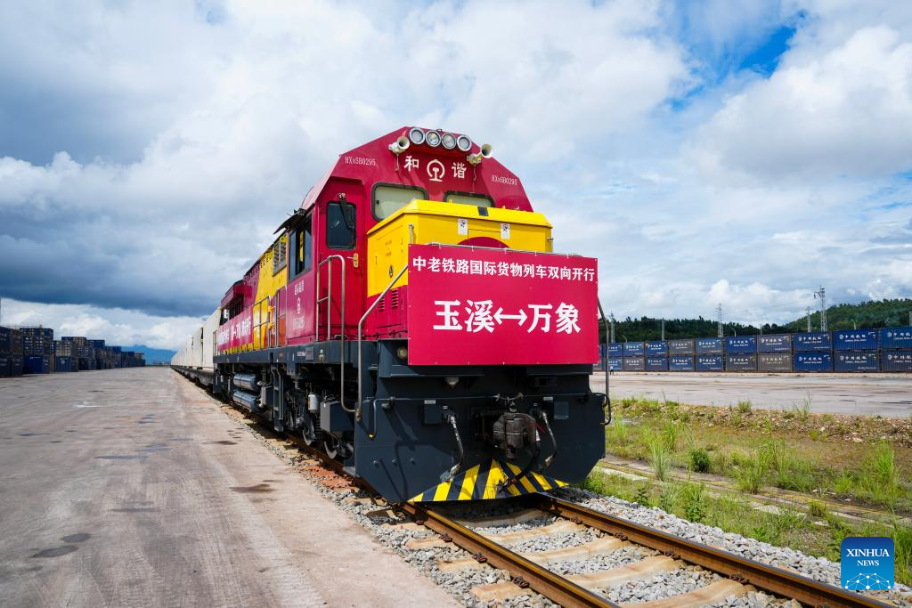 Đường sắt Lào – Trung khai trương vận tải hàng hóa quốc tế 2 chiều giữa Vân Nam và Viêng Chăn
