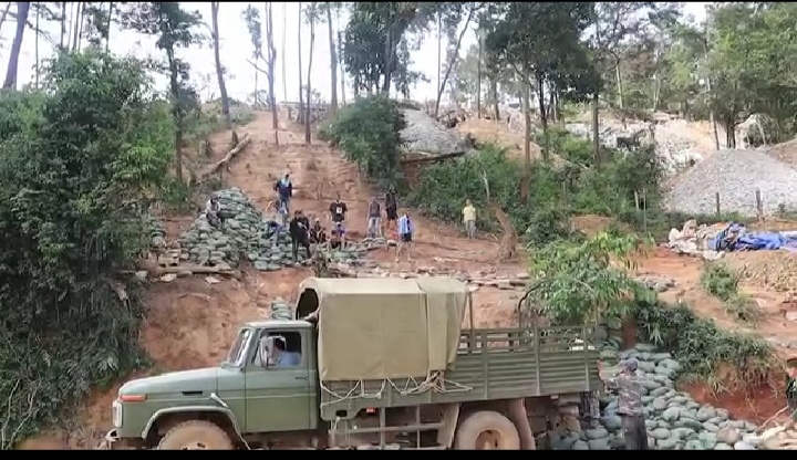 Lào xử lý hoạt động khai thác vàng trái phép ở tỉnh Xiêng Khoảng