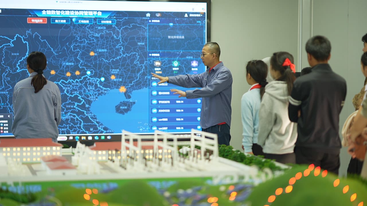 CGN tổ chức “Ngày mở cửa tri thức” cho học sinh Lào tại Oudomxay