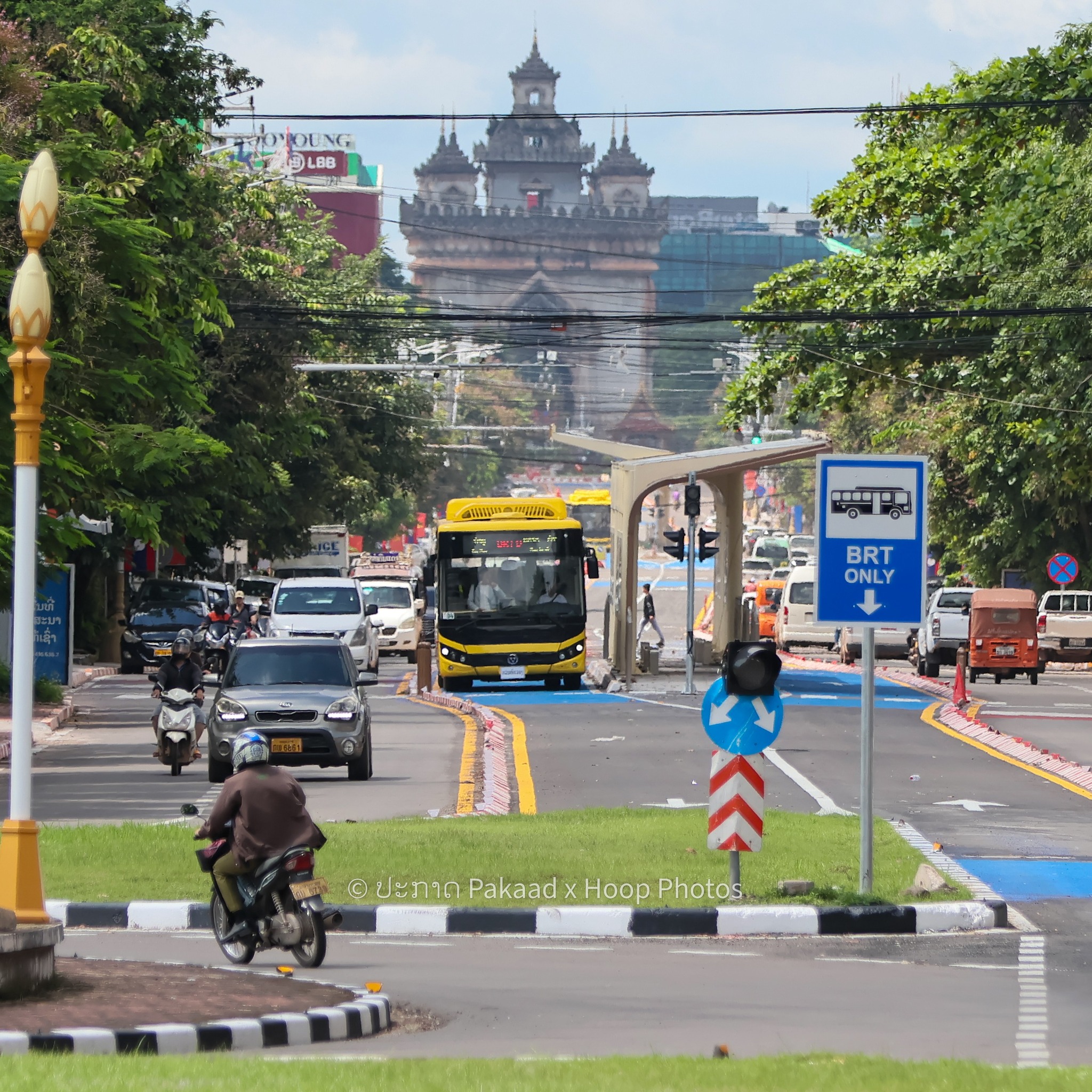 Viêng Chăn điều chỉnh dự án BRT tháo dỡ 2 nhà chờ và bỏ dải phân cách làn riêng
