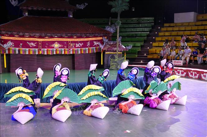 Chương trình múa rối nước “Hương sắc Việt Nam” thắt chặt tình hữu nghị Việt – Lào