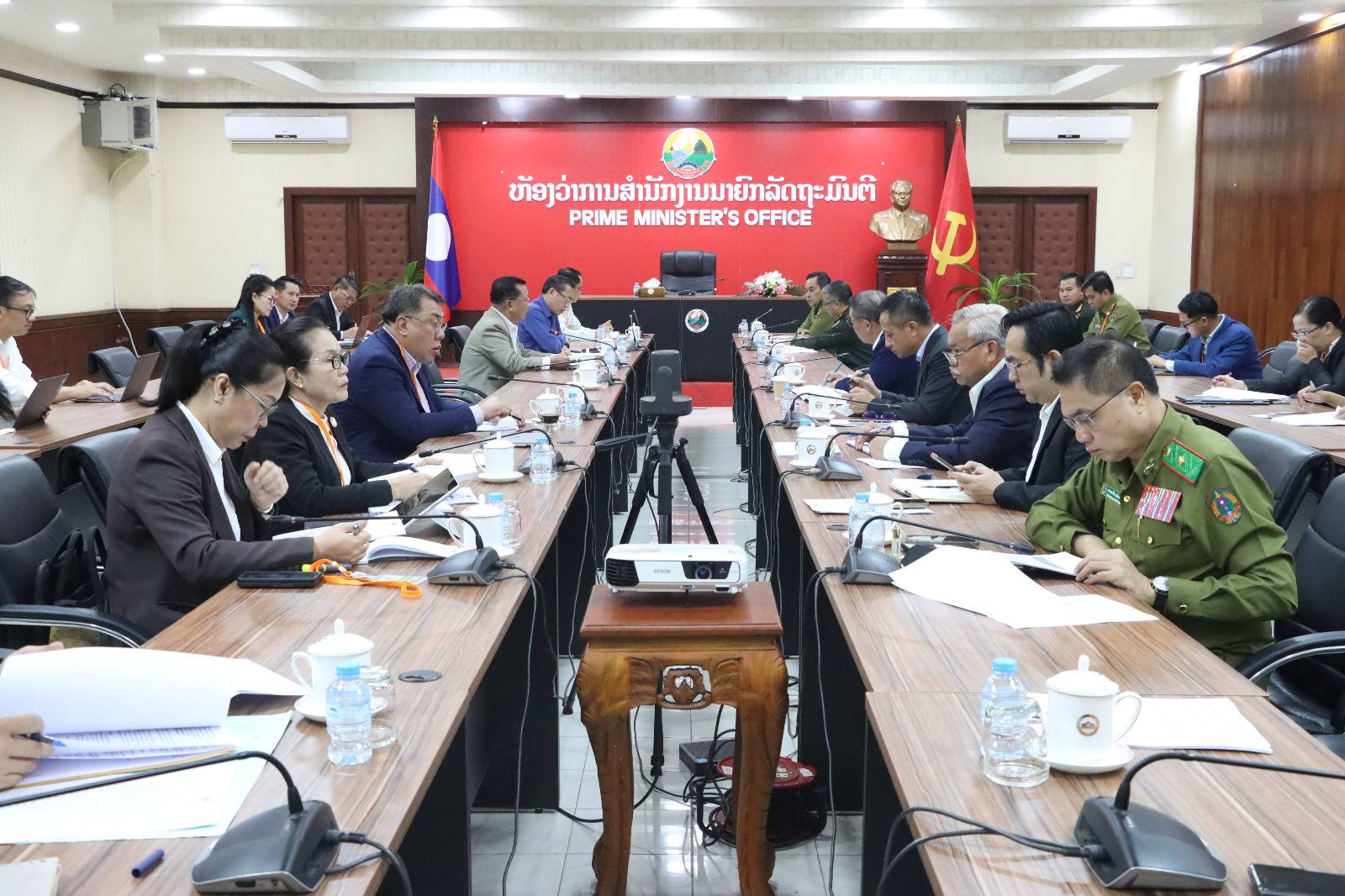 Phó Thủ tướng Lào chỉ đạo khẩn trương khắc phục hậu quả bão Bualoi