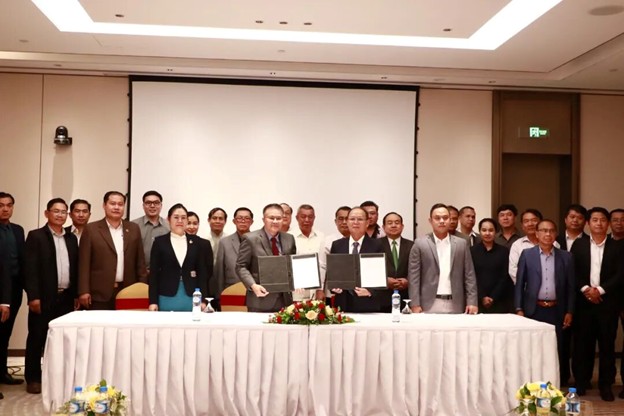 Bộ Nông nghiệp và Môi trường Lào ký MoU hợp tác khảo sát đất lâm nghiệp, phát triển chuỗi sản xuất gỗ tại các tỉnh Bắc Lào