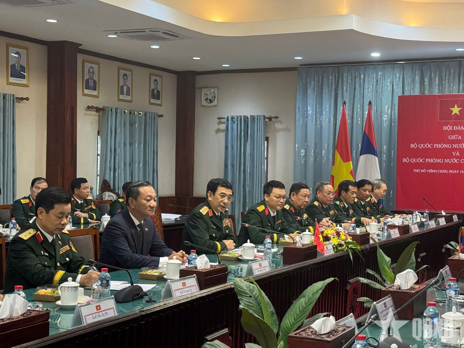 Đại tướng Phan Văn Giang hội đàm với Bộ trưởng Bộ Quốc phòng Lào