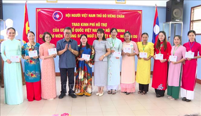 Tiếp thêm động lực cho giáo viên Trường Song ngữ Lào – Việt Nam Nguyễn Du