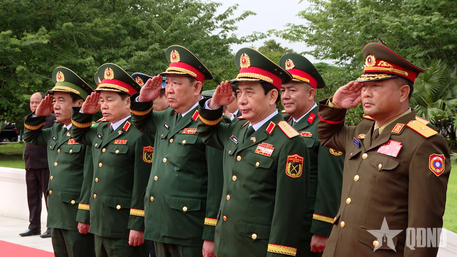 Đại tướng Phan Văn Giang hội đàm với Bộ trưởng Bộ Quốc phòng Lào