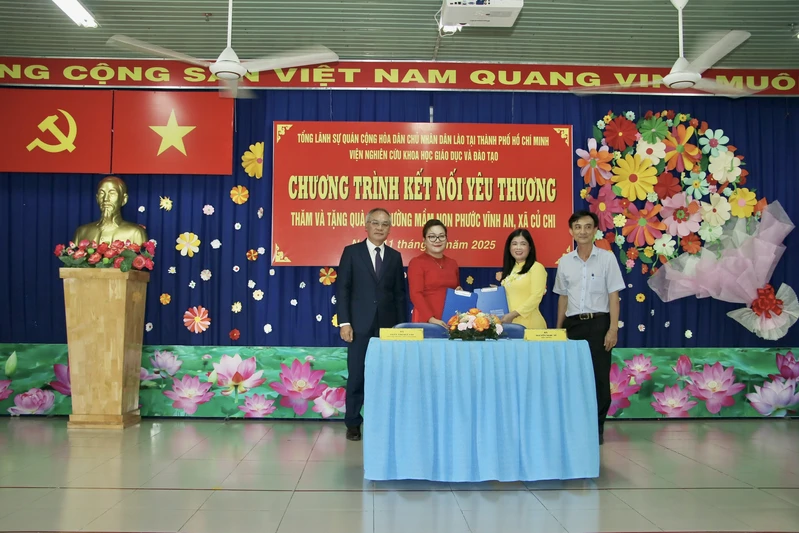 Chương trình giao lưu “ Kết nối yêu thương” Việt Nam – Lào