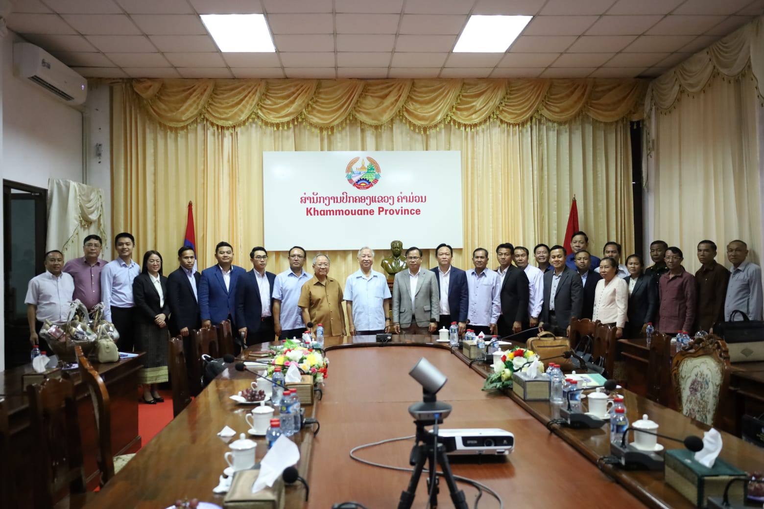 Chuyên gia Việt Nam tư vấn phát triển kinh tế cho tỉnh Khammuon