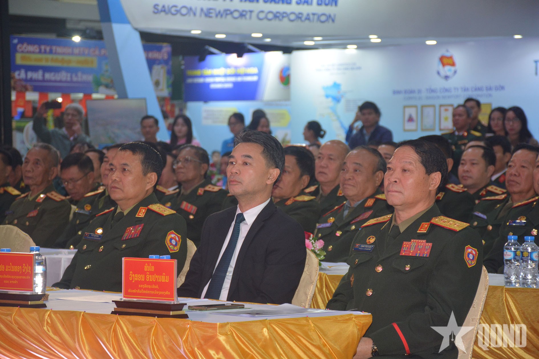 Khai mạc Hội chợ kết nối giao thương Việt Nam - Lào