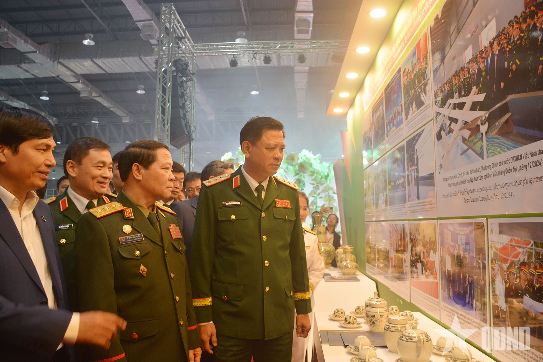 Khai mạc Hội chợ kết nối giao thương Việt Nam - Lào