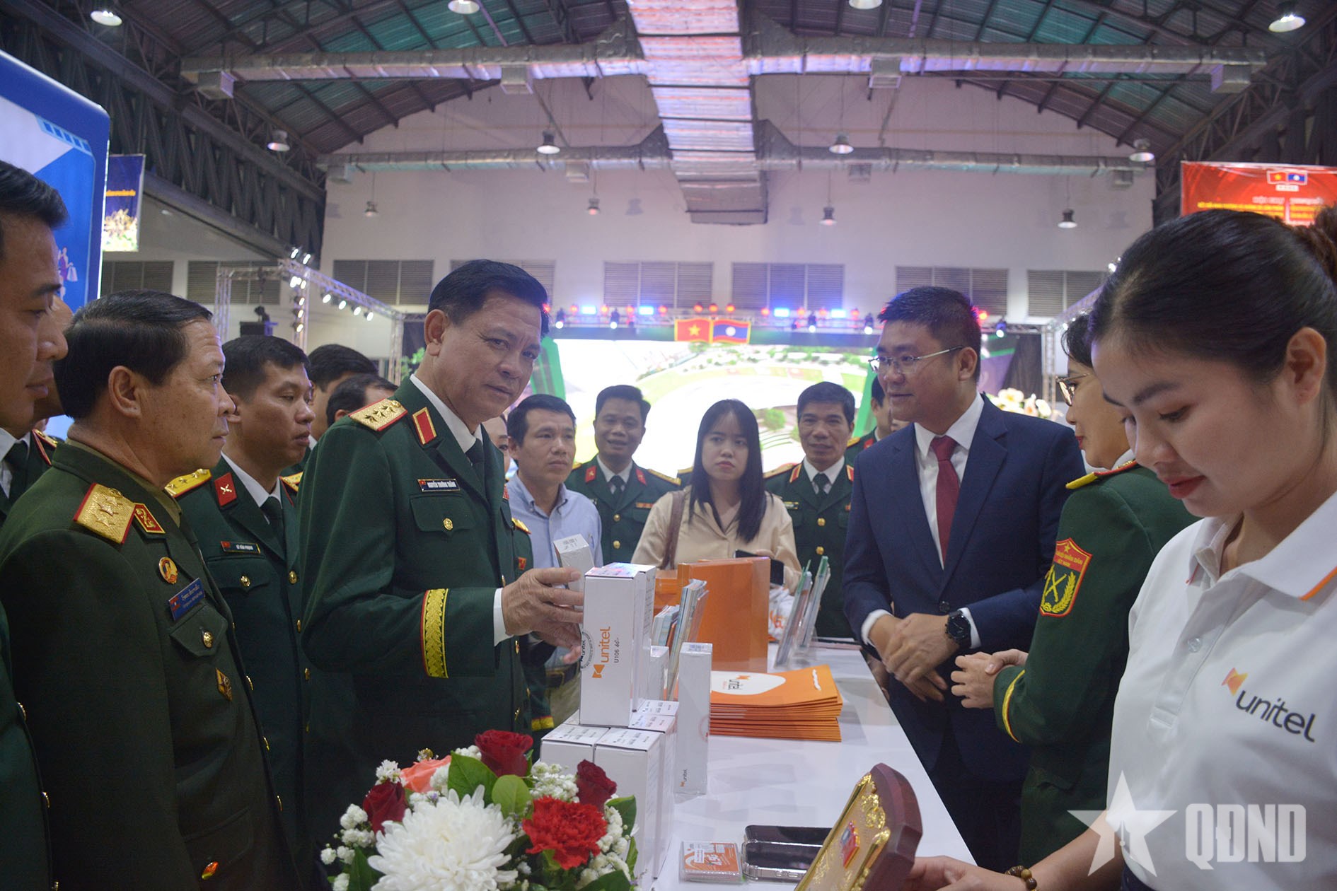 Khai mạc Hội chợ kết nối giao thương Việt Nam - Lào