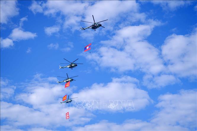 Tổng hợp luyện diễu binh, diễu hành kỷ niệm 50 năm Quốc khánh Lào