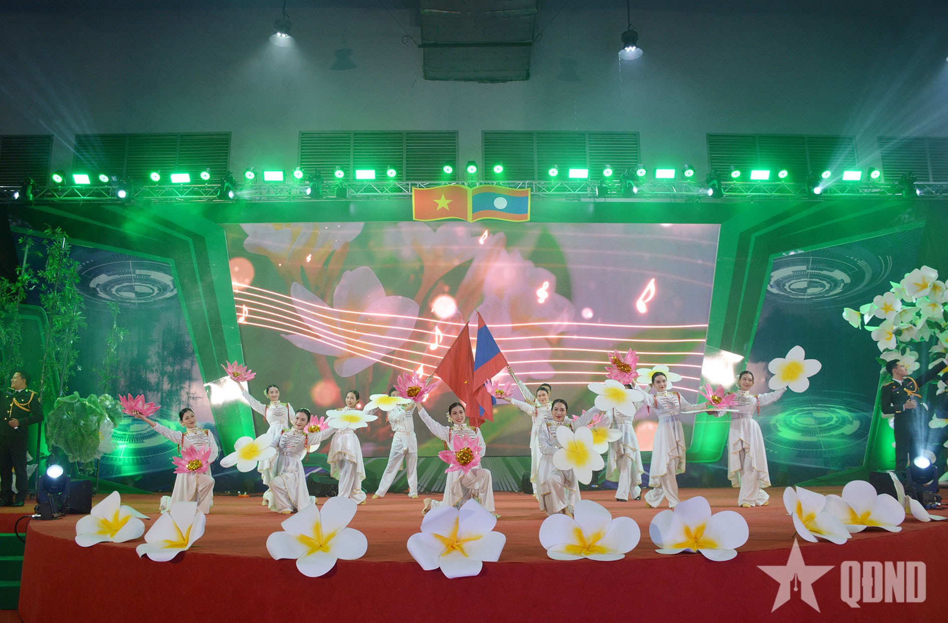 Khai mạc Hội chợ kết nối giao thương Việt Nam - Lào