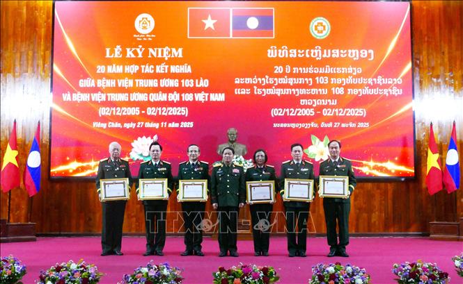 Việt Nam – Lào hướng tới những thành tựu mới về y học quân sự