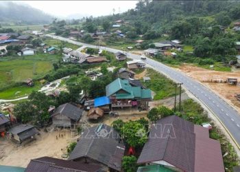 Tuyến đường mới mở ra cơ hội phát triển cho người dân vùng biên Lào – Việt Nam