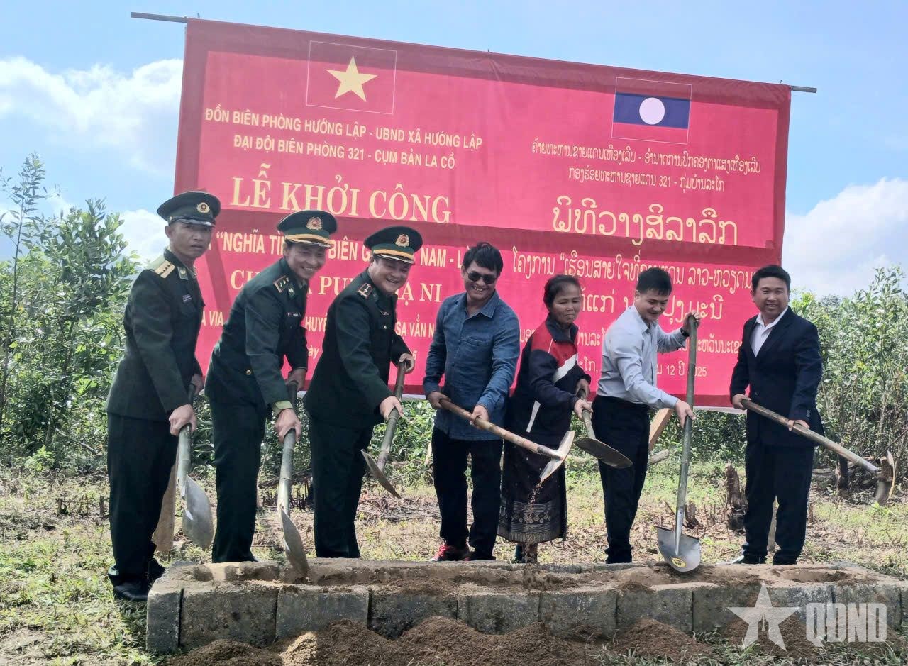 Xây dựng công trình "Nghĩa tình nơi biên giới Việt Nam - Lào"