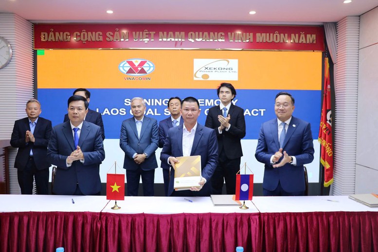 TKV ký kết các hợp đồng mua bán than với Lào- Ảnh 1.