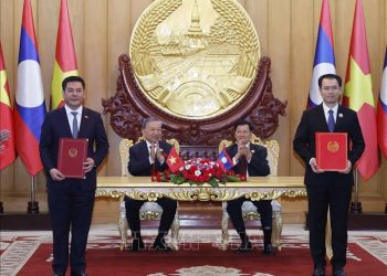 Tổng Bí thư Tô Lâm và Tổng Bí thư, Chủ tịch nước Lào chứng kiến Lễ trao các văn kiện hợp tác