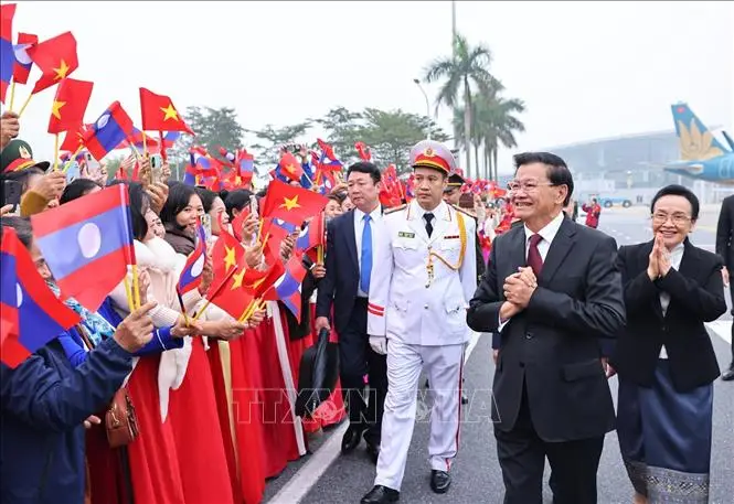 Tổng Bí thư, Chủ tịch nước Lào bắt đầu thăm cấp Nhà nước tới Việt Nam