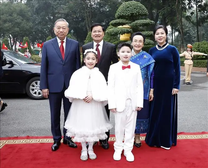 Tổng Bí thư, Chủ tịch nước Lào và Phu nhân rời Hà Nội, kết thúc chuyến thăm cấp Nhà nước đến Việt Nam