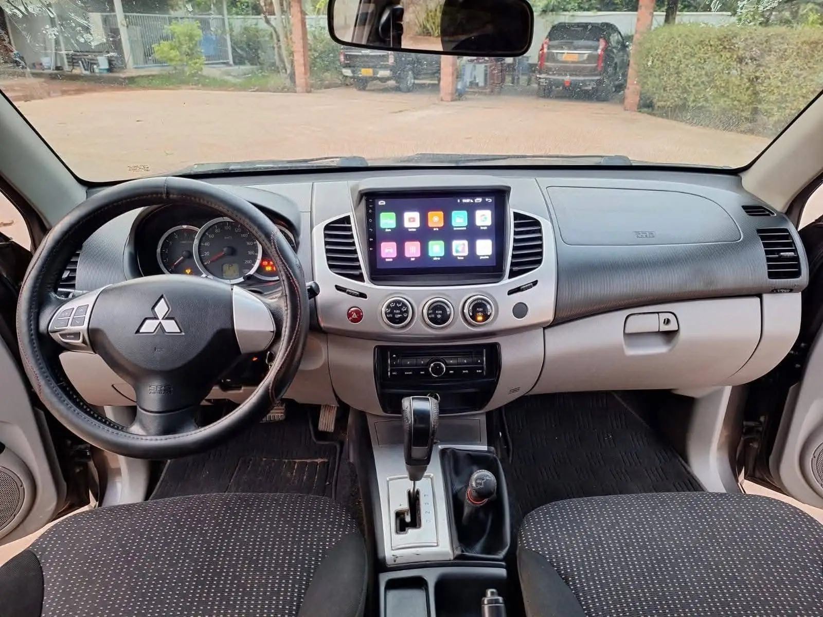 BÁN Xe: MITSUBISHI TRITON NĂM 2013