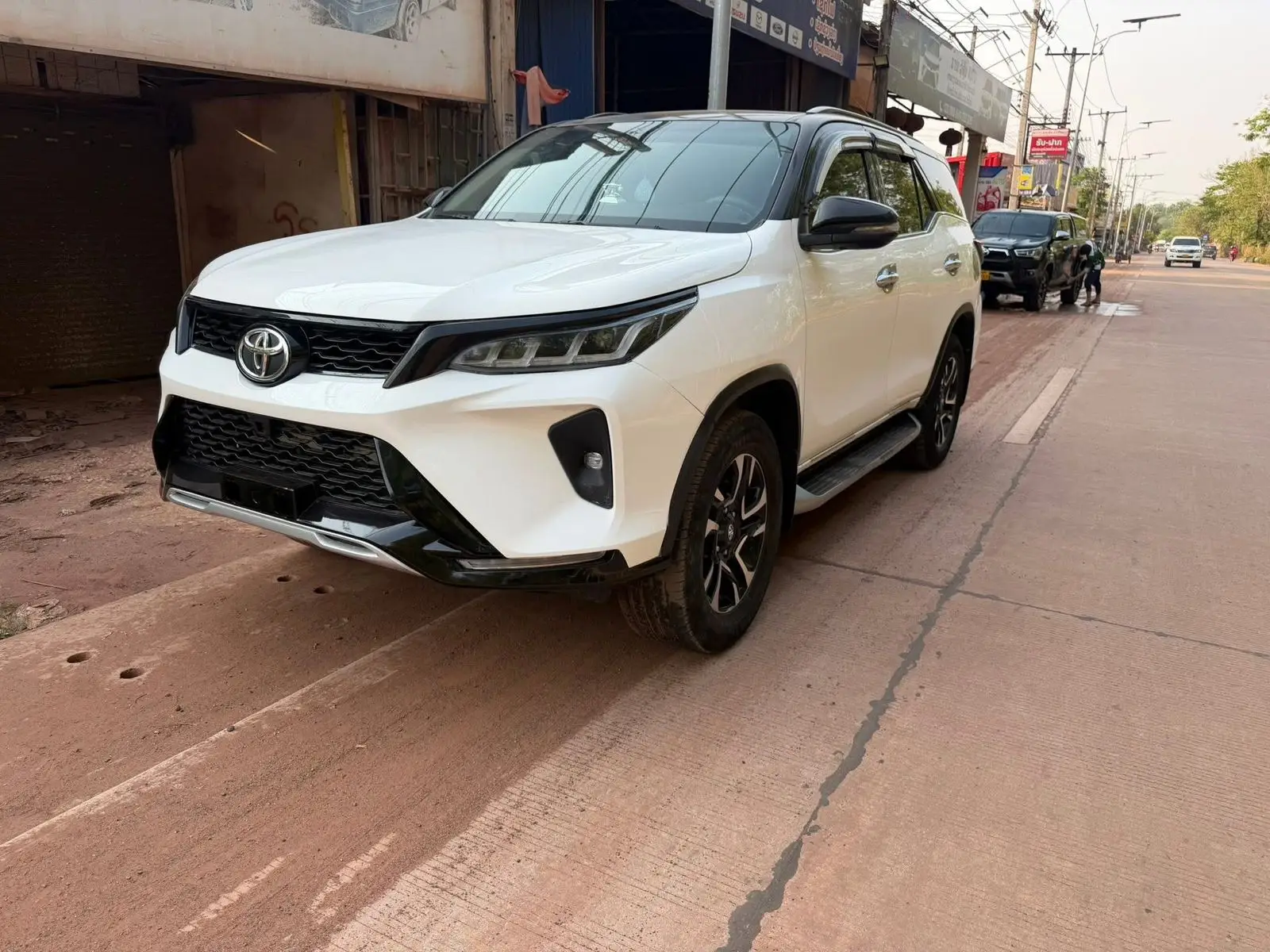 Bán xe: TOYOTA FORTUNER (Đời 2021)
