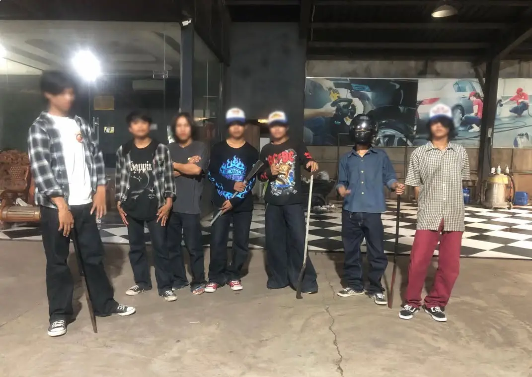 Bắt giữ 7 thành viên băng nhóm 10K dùng hung khí truy đuổi, chém người tại Viêng Chăn