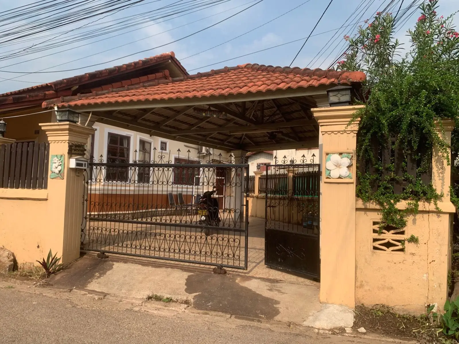 Cho thuê nhà: Bản Sỉ-khay, quận Sỉkhottabong, Thủ đô Viêng chăn