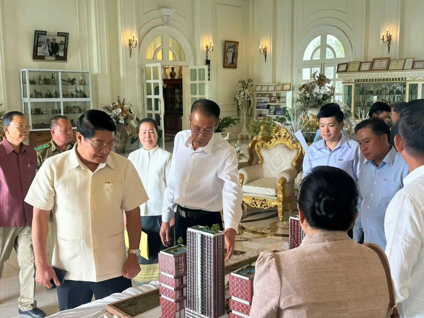 Bí thư Thành ủy Viêng Chăn thị sát dự án Asean Mall và khu đô thị Navientiane Glory Estate