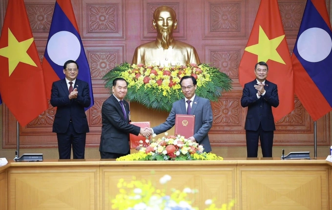 Tăng cường hợp tác dạy tiếng Lào tại Việt Nam