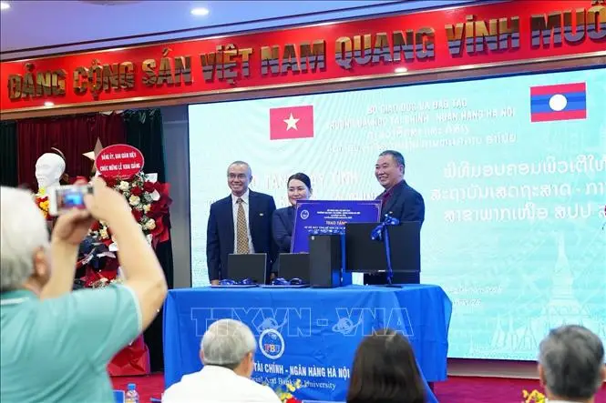 Hỗ trợ nâng cao năng lực cho cán bộ doanh nghiệp nhà nước Lào