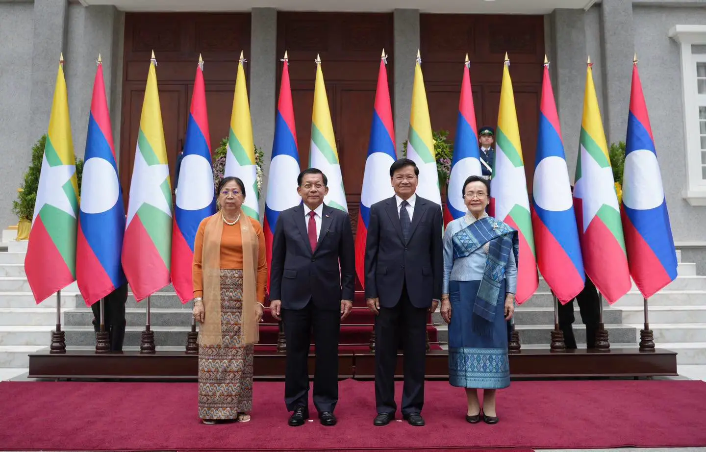 Tổng Bí thư, Chủ tịch nước Lào hội đàm với Tổng thống Myanmar