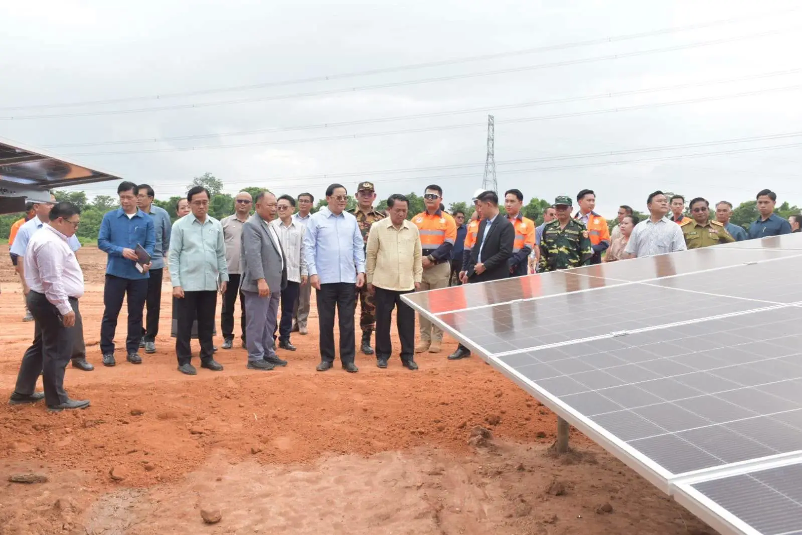 Thủ tướng Lào thị sát dự án điện mặt trời 100 MW tại Savannakhet