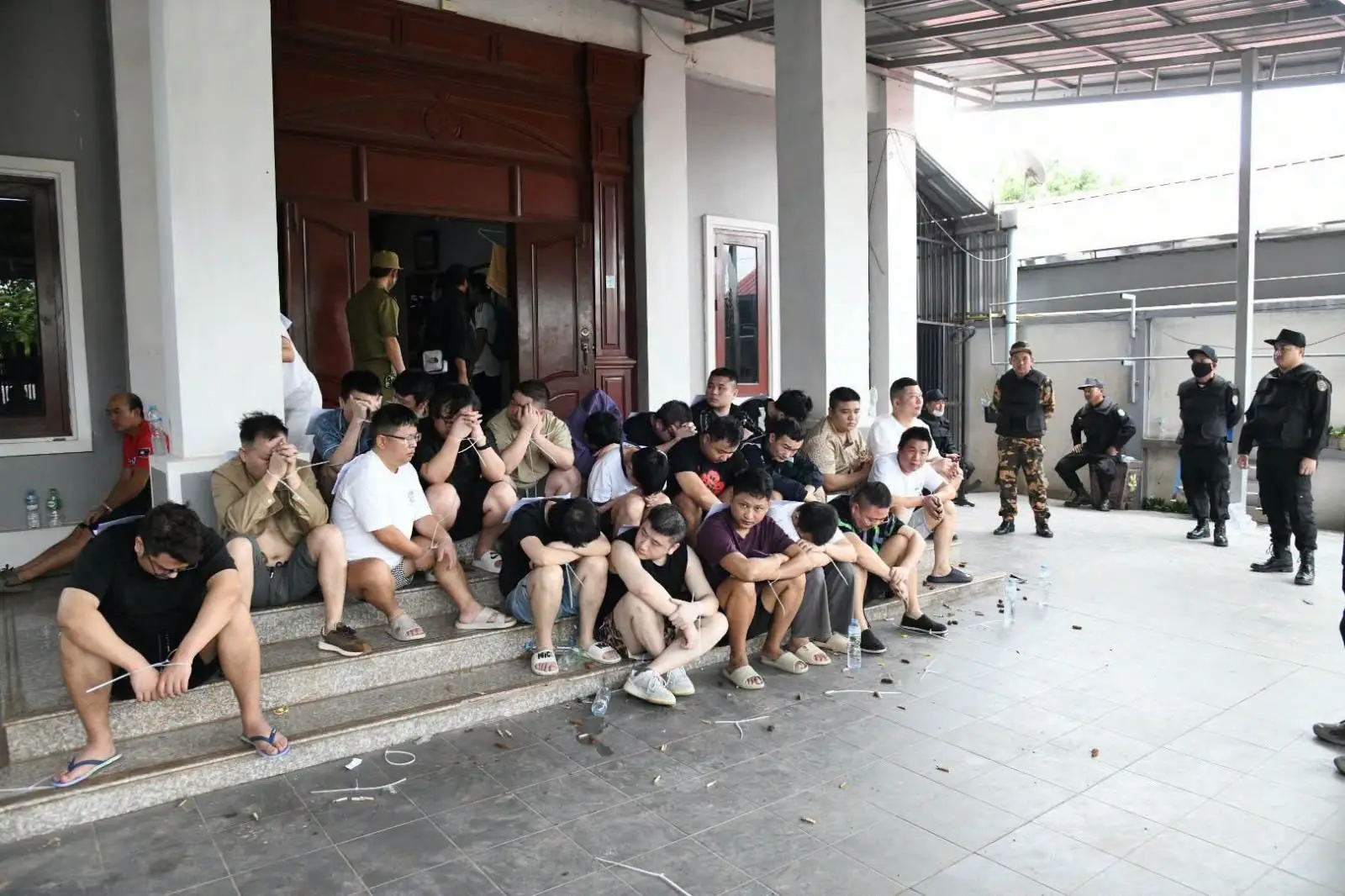 Lào triệt phá 6 ổ nhóm lừa đảo trực tuyến tại Thủ đô Viêng Chăn