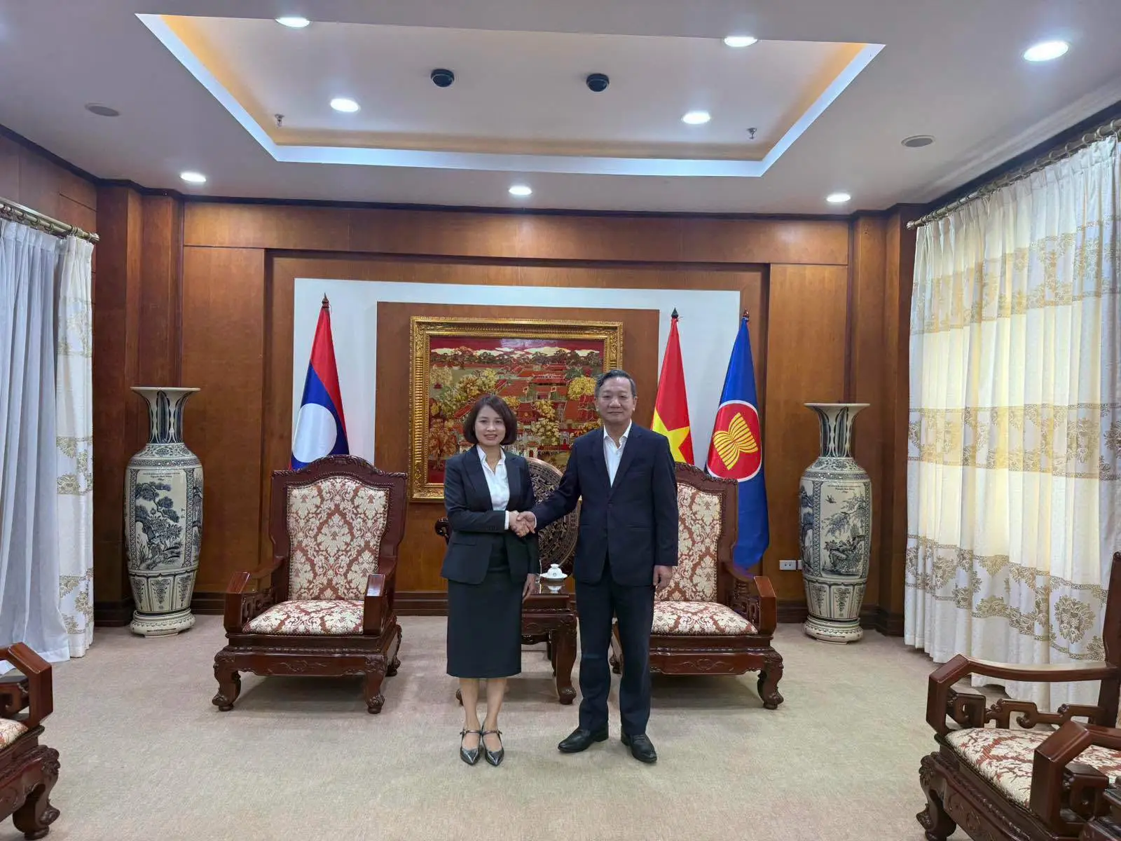 Đại sứ Nguyễn Minh Tâm tiếp Tổng Giám đốc Unitel
