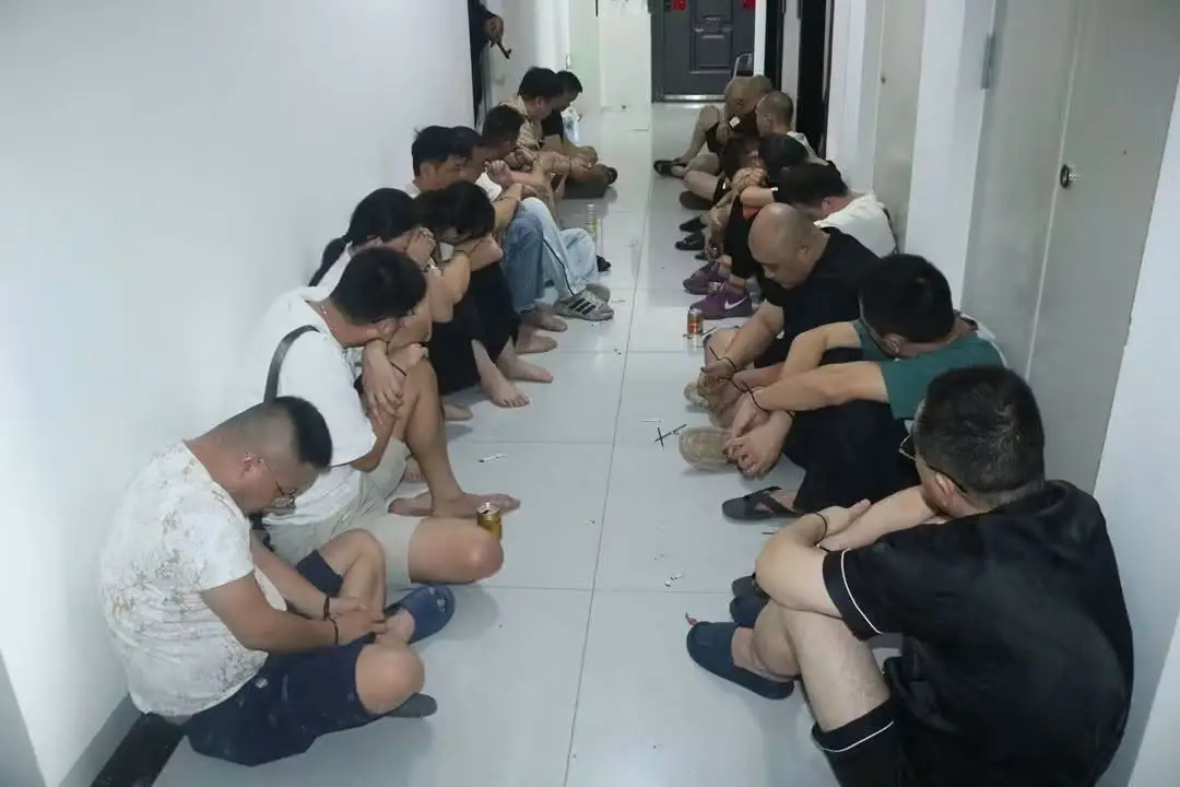 Lào truy quét các nhóm tội phạm mạng tại 2 khách sạn ở Viêng Chăn