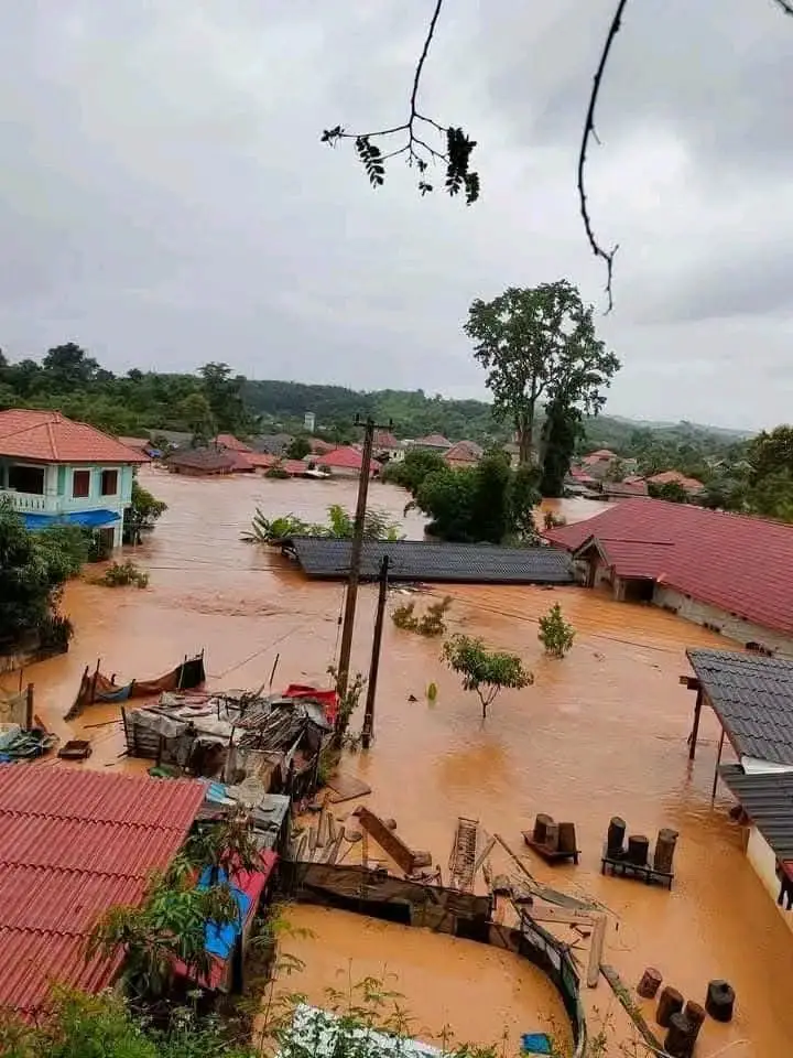 Mưa lớn gây ngập, lũ quét tại nhiều khu vực ở Oudomxay