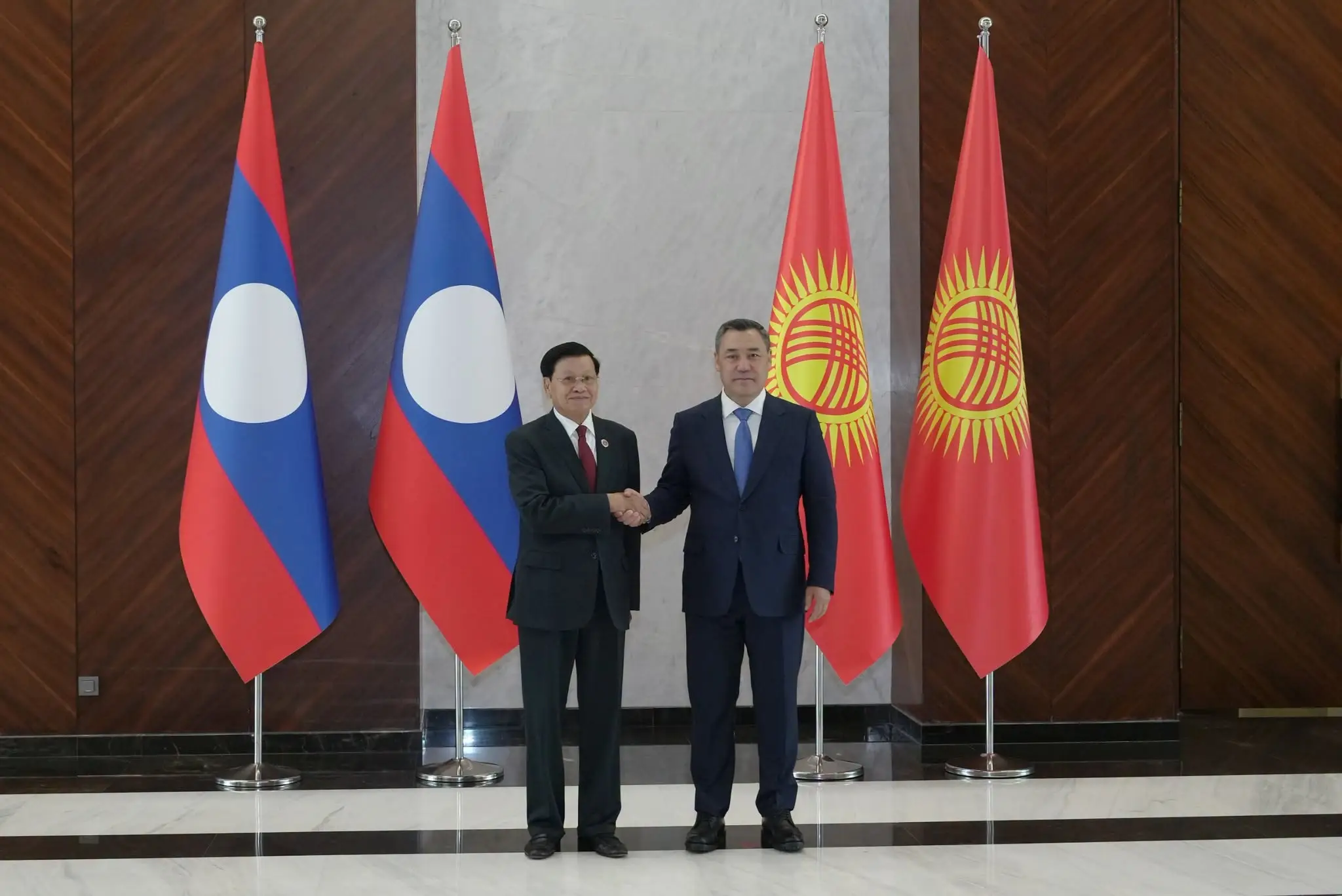 Lào – Kyrgyzstan nhất trí thiết lập cơ chế hợp tác chính trị