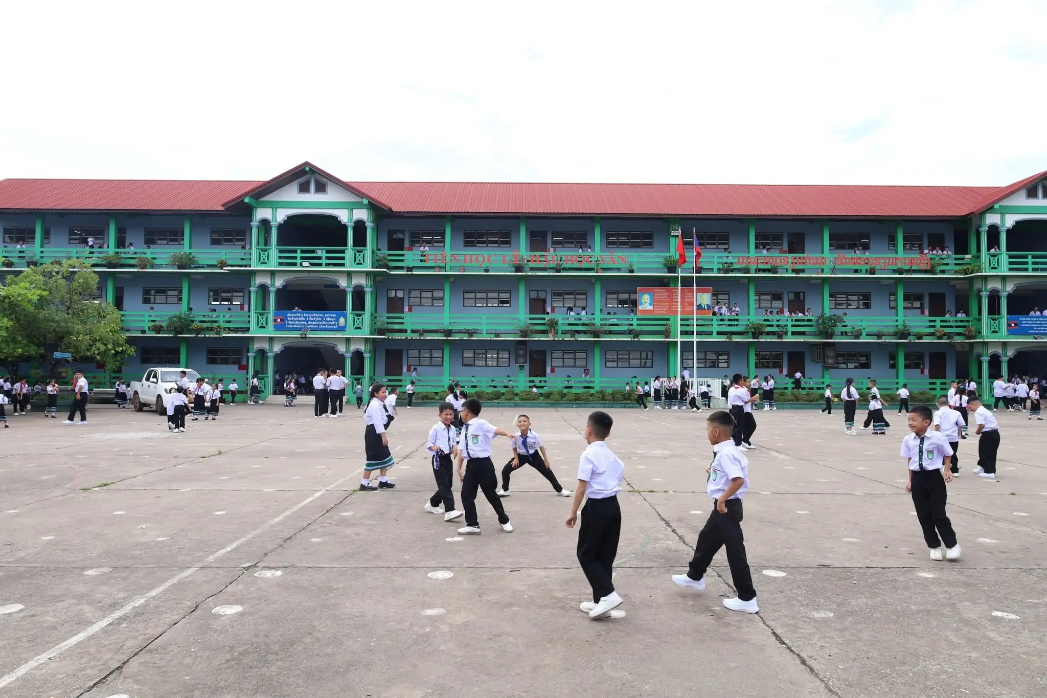 Trường song ngữ Lào – Việt Nam Nguyễn Du sẵn sàng cho năm học 2026-2027