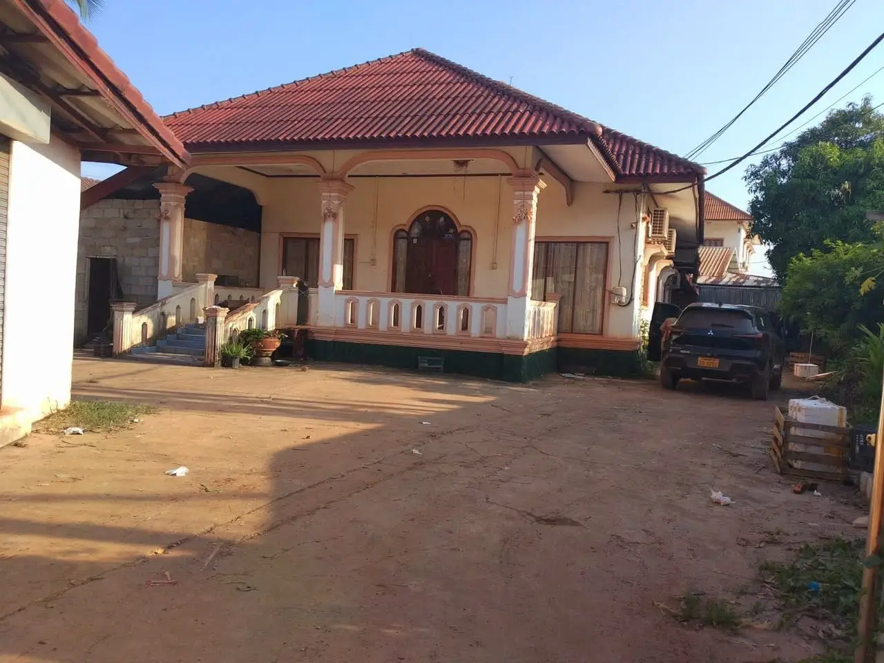 Cho thuê nhà + kết hợp ốt kinh doanh: Bản Na-khe, quận Xaythany, Thủ đô Viêng Chăn
