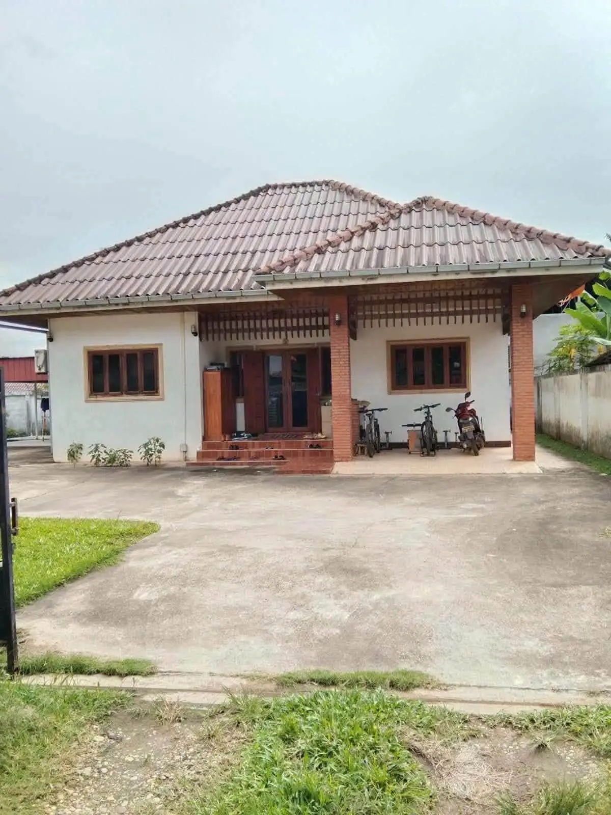 Cho thuê nhà Bản Dong-sa-vạt, quận Sisattanak, Thủ đô Viêng Chăn