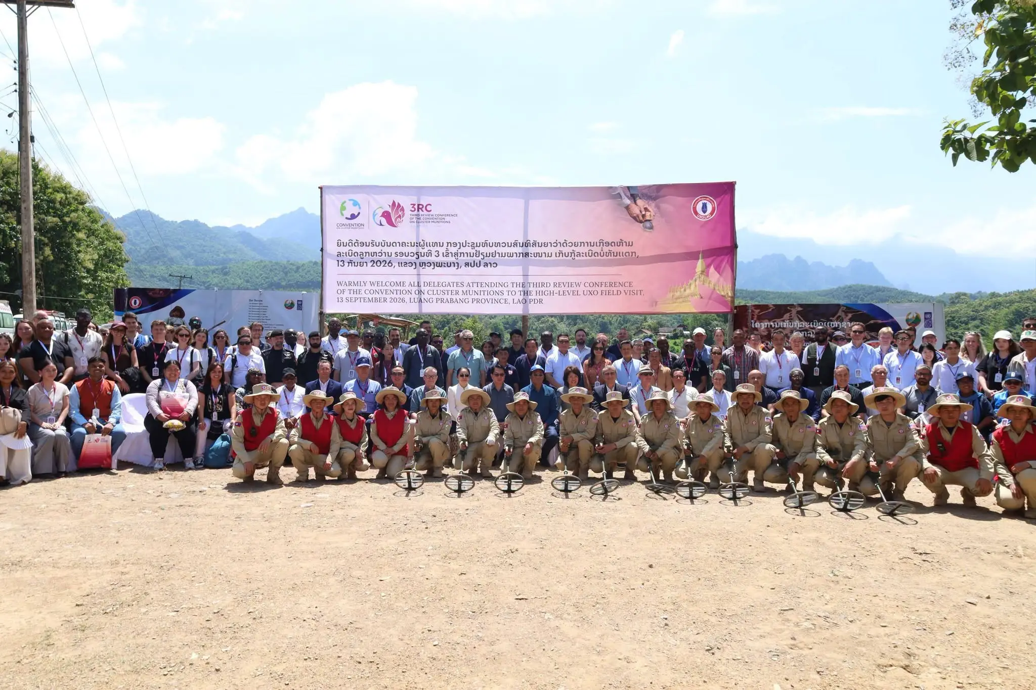 Hơn 270 đại biểu thăm điểm rà phá UXO tại Luang Prabang