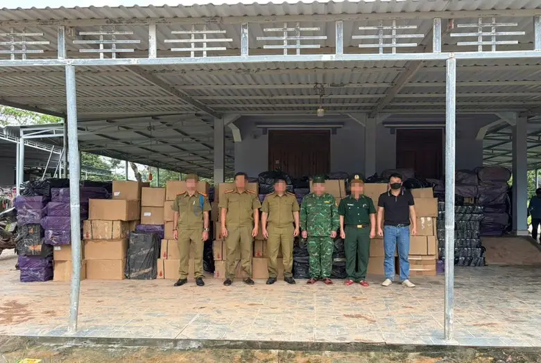 Bắt 3 đối tượng liên quan vụ thu giữ 30 tấn pháo tại Savannakhet