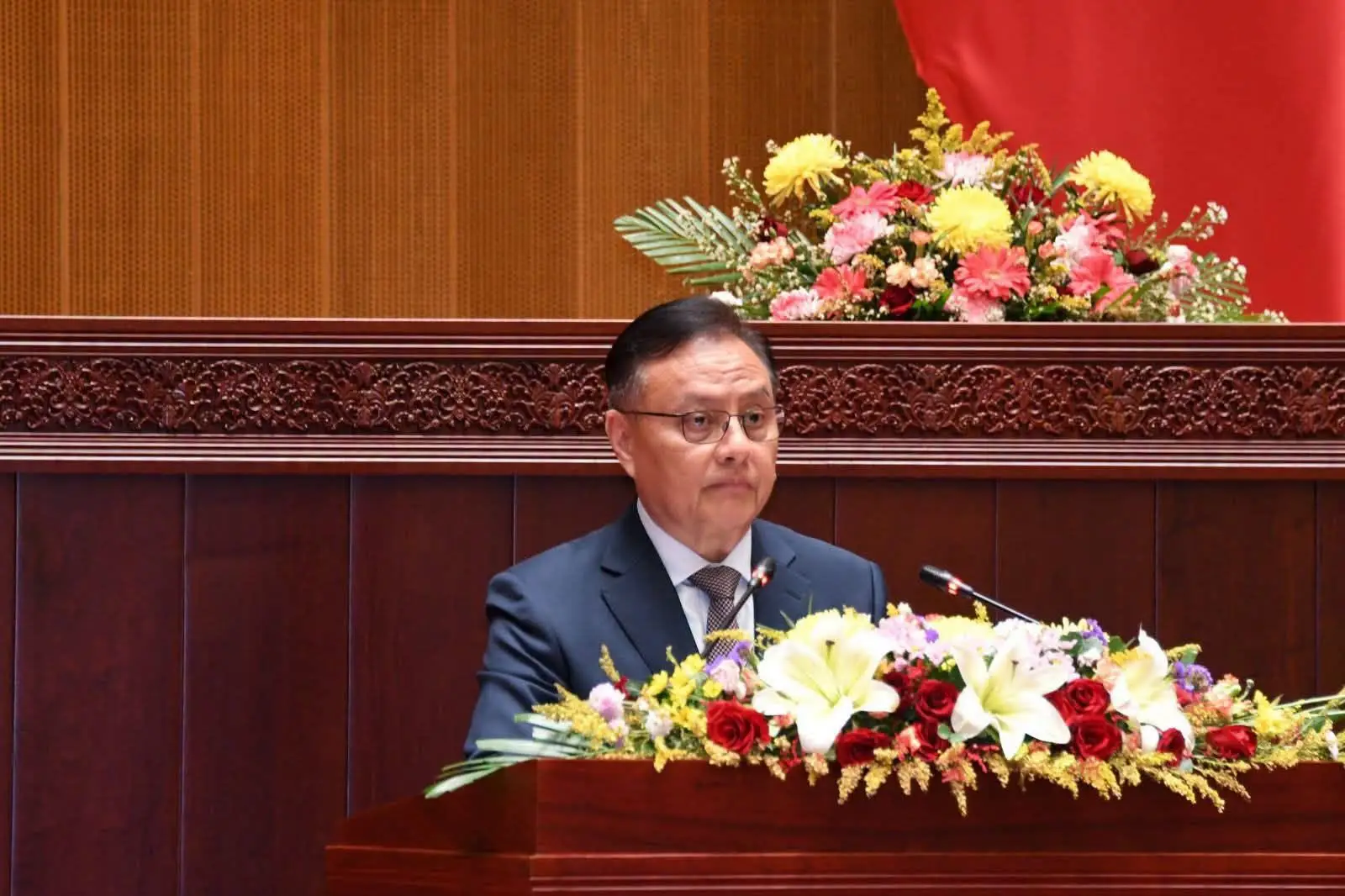 Lào nâng lương tối thiểu lên 3 triệu kip, tăng ngân sách giáo dục 35%