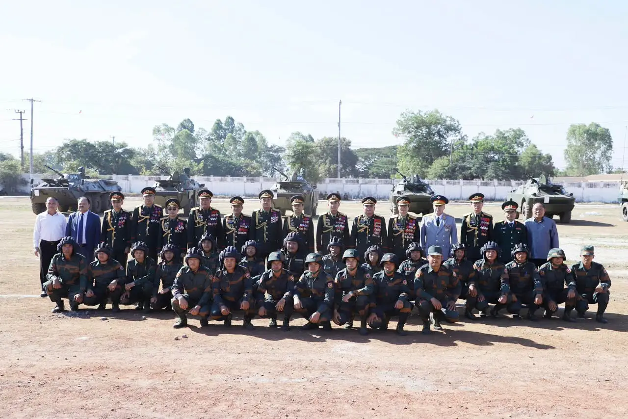 Binh chủng Tăng thiết giáp Lào kỷ niệm 65 năm thành lập
