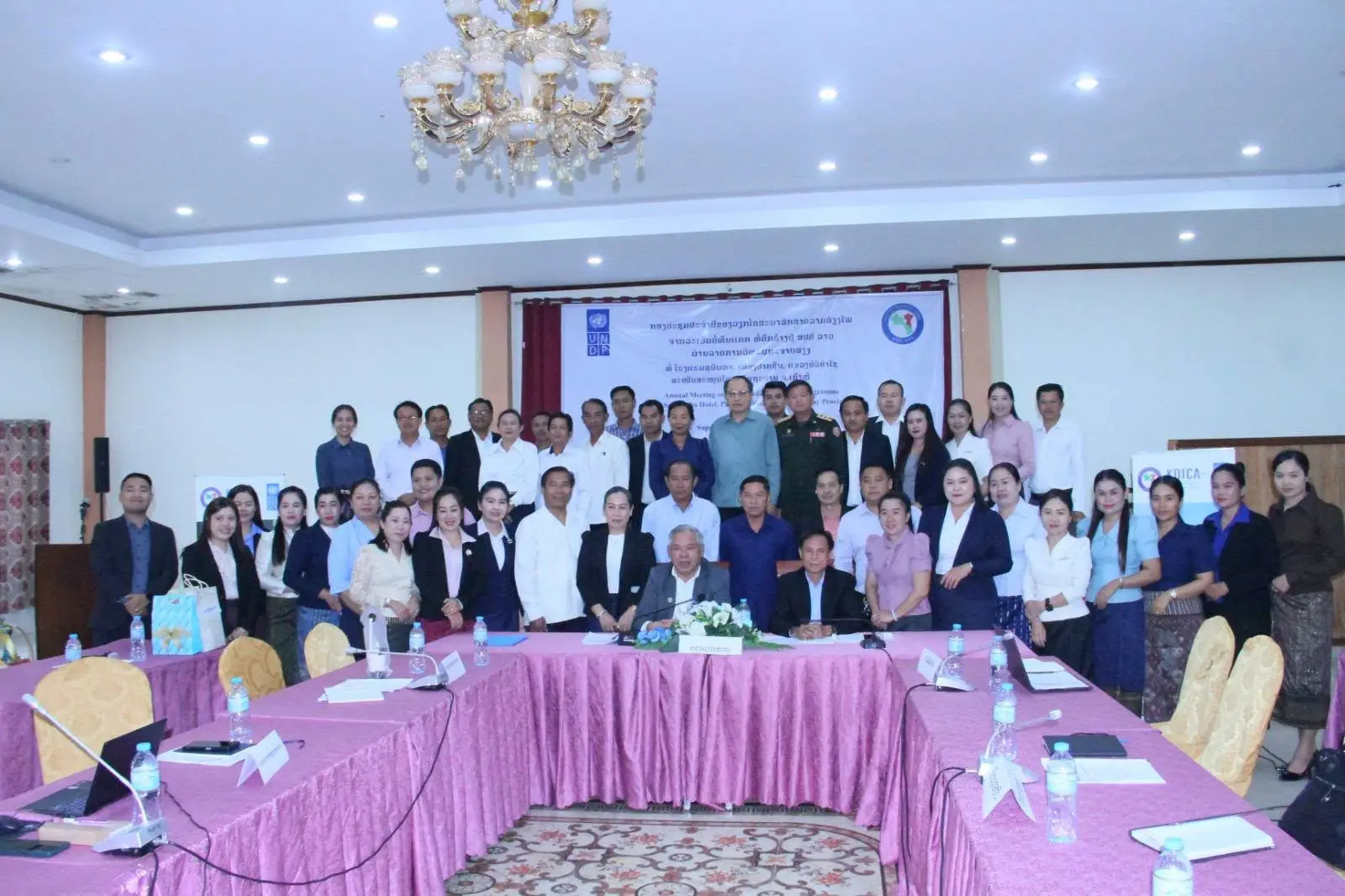 Lào đẩy mạnh tuyên truyền nguy cơ bom mìn qua hệ thống phát thanh